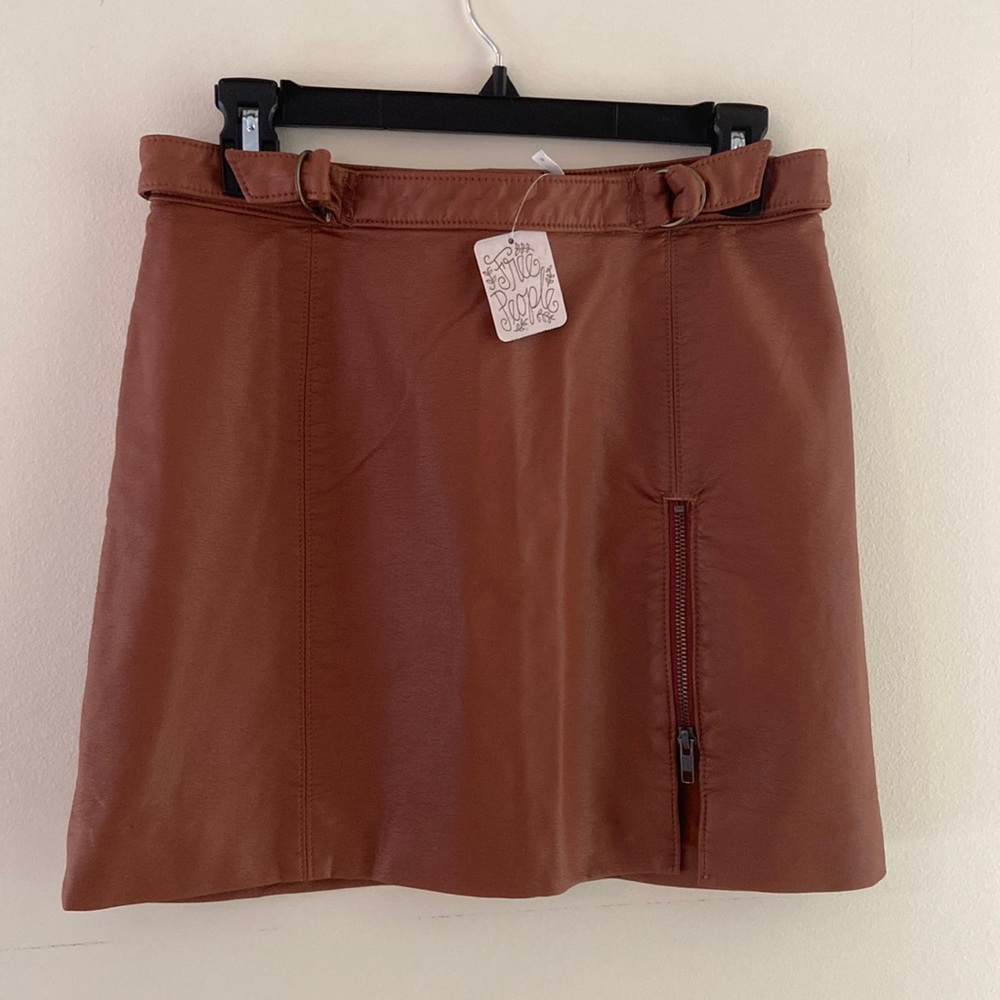 Free People faux leather skirt size 6 NWT